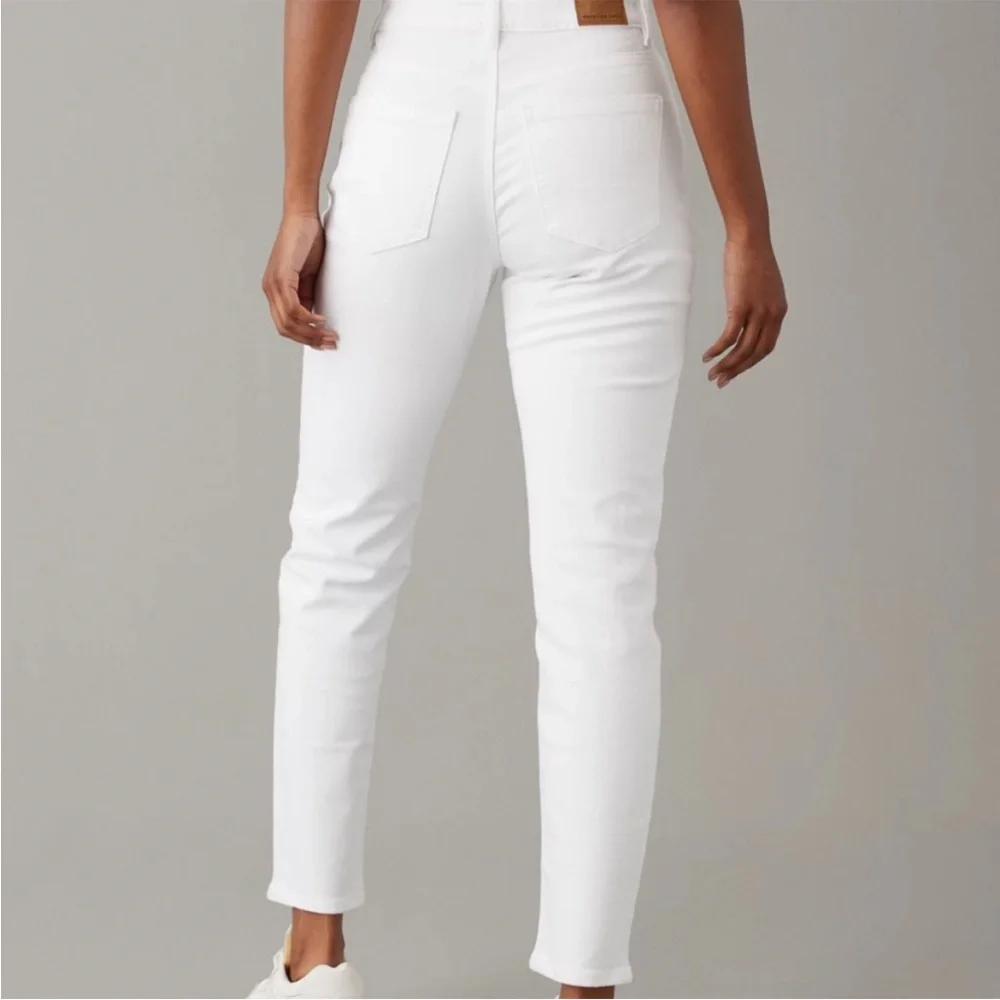 American Eagle Mom White Jeans - Picture 1 of 4